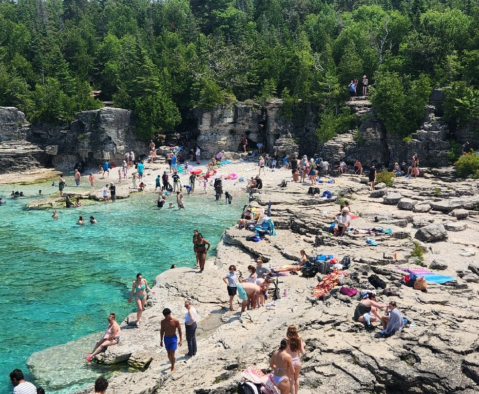 The Grotto-托伯莫里必去景点