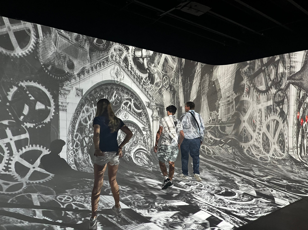 MAD Arts-达尼亚滩必去景点