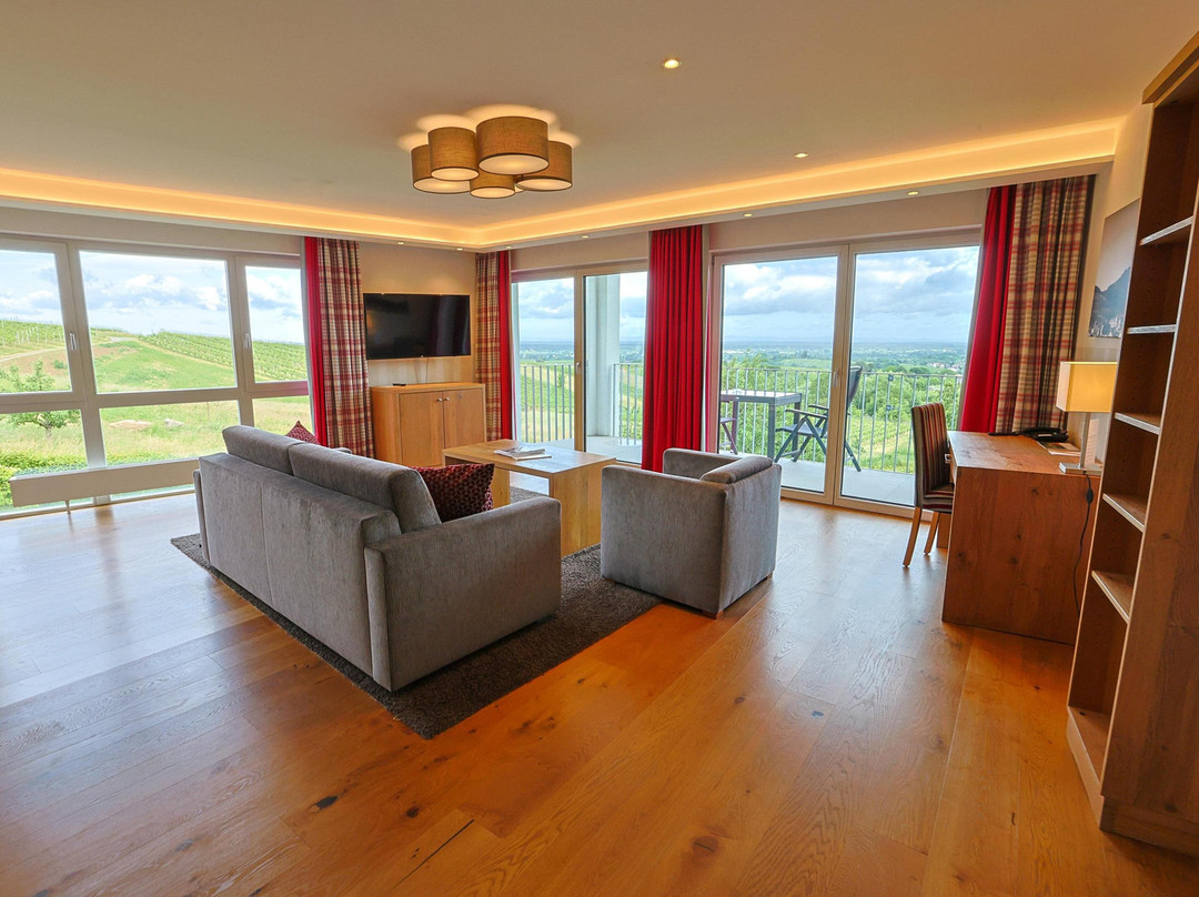 里宾霍夫酒店主图