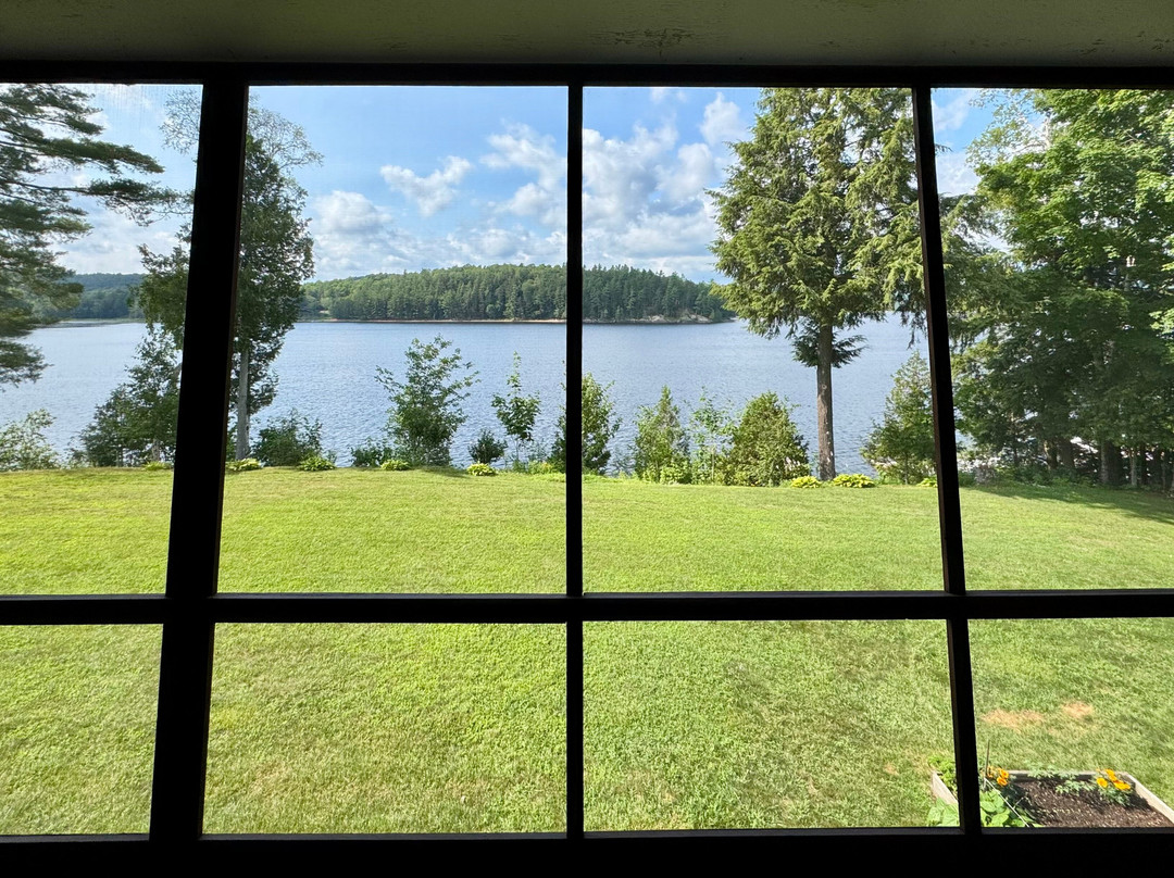 Sandy Point Motel主图