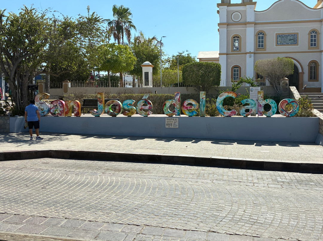 Plaza Mijares-圣何塞卡波必去景点