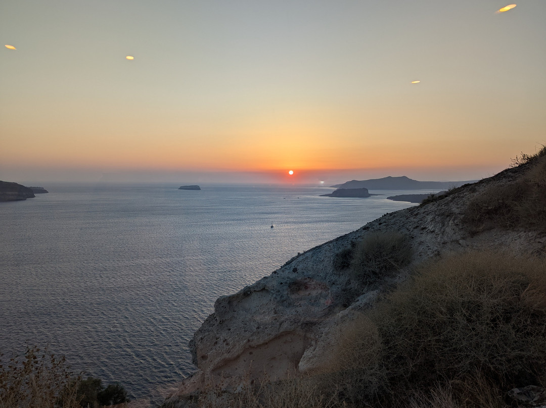 亚特里密套房酒店主图