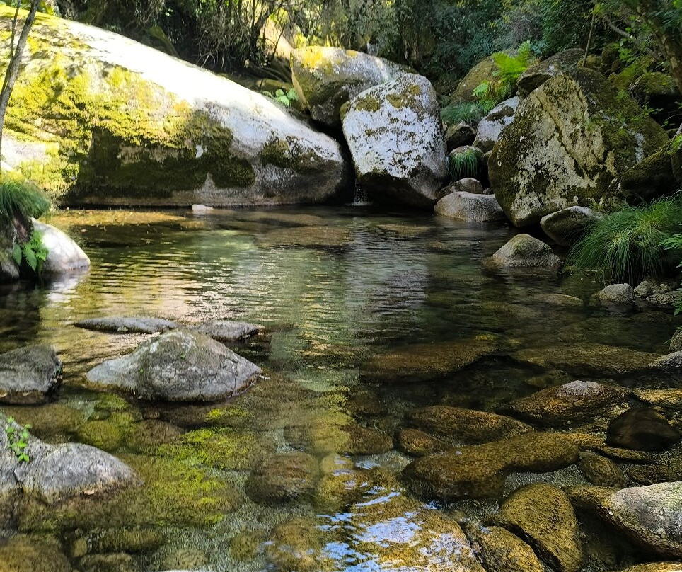 Praia Pluvial Lapa Dos Dinheiros-Lapa dos Dinheiros必去景点