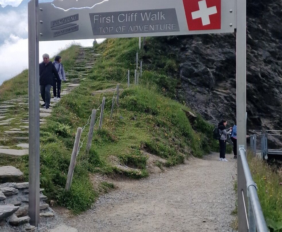 First Cliff Walk by Tissot-格林德瓦必去景点