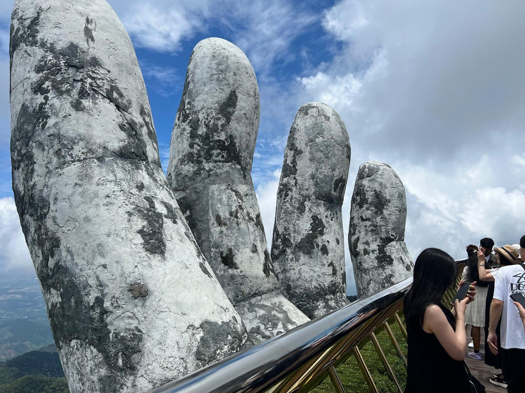 Golden Bridge-岘港必去景点