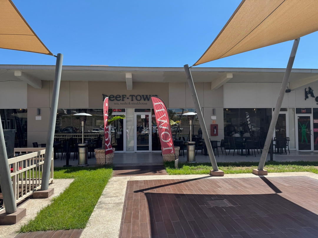 Reef Town Mariscos Y Sushis