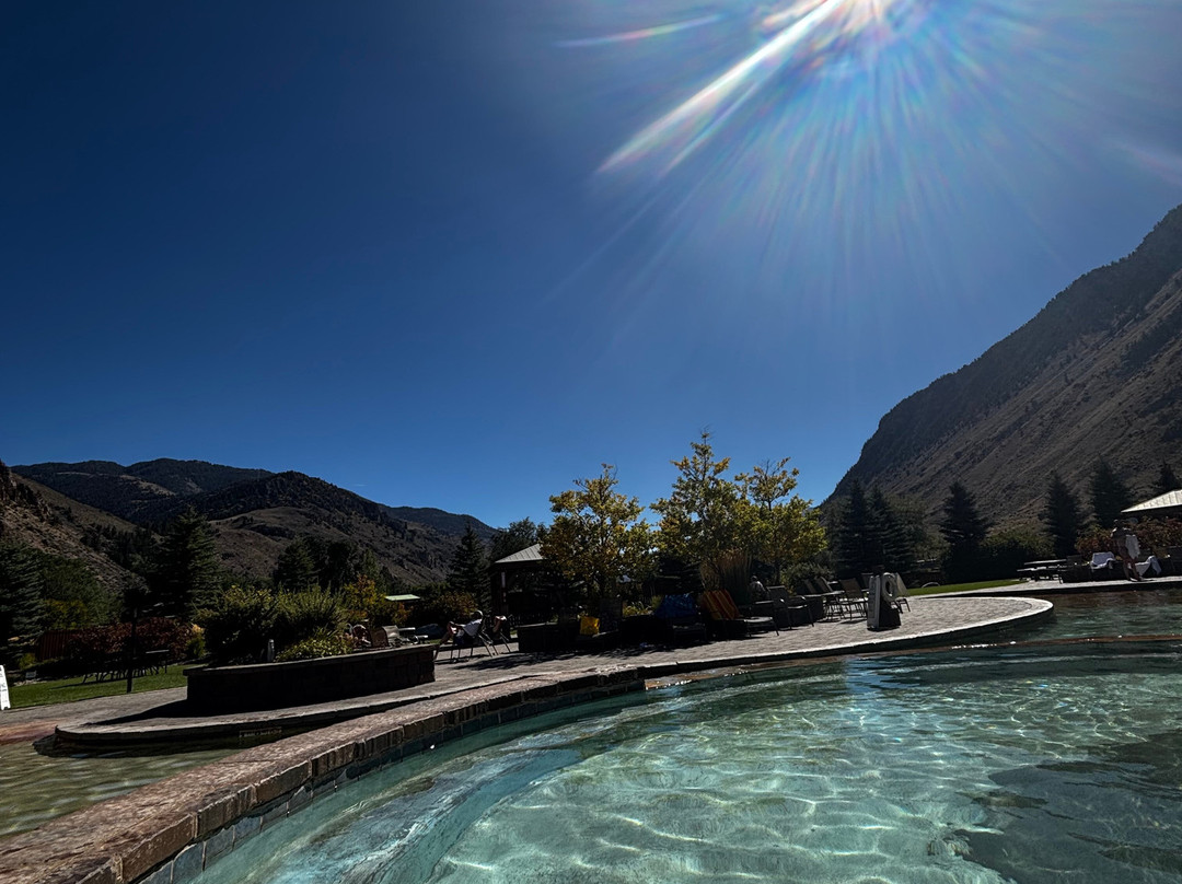 Yellowstone Hot Springs-加德纳必去景点