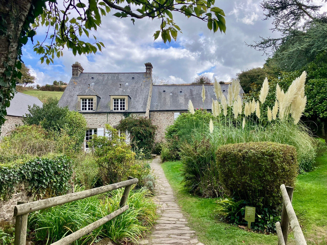 Jardins en Hommage à Jacques Prévert-Saint-Germain-des-Vaux必去景点
