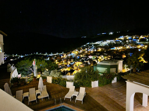 卡拉马赫酒店主图