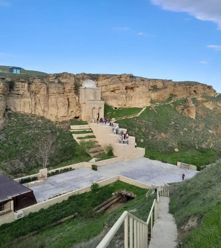 Diri Baba Mausoleum-Qobustan必去景点