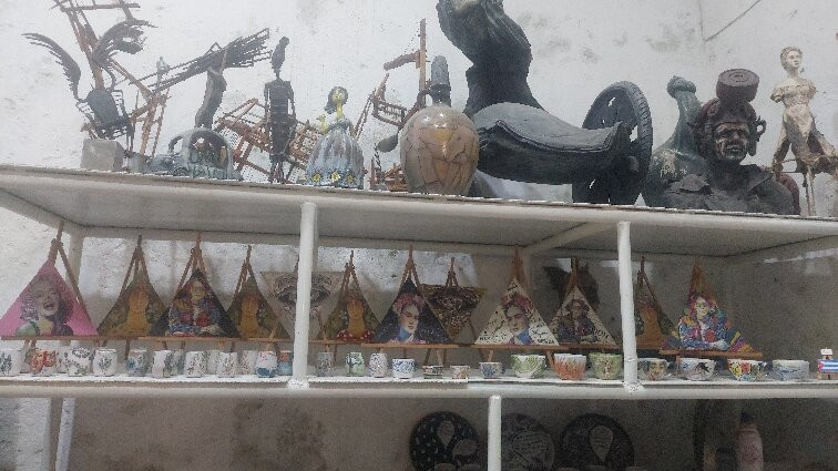 Lolo Galeria-Taller-马坦萨斯必去景点