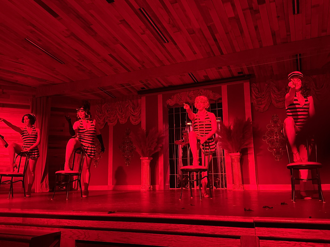 Capone's Dinner and Show-基西米必去景点