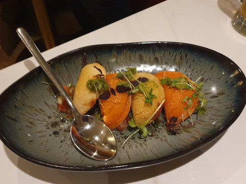 Rebelión - tapas. vino. vida.