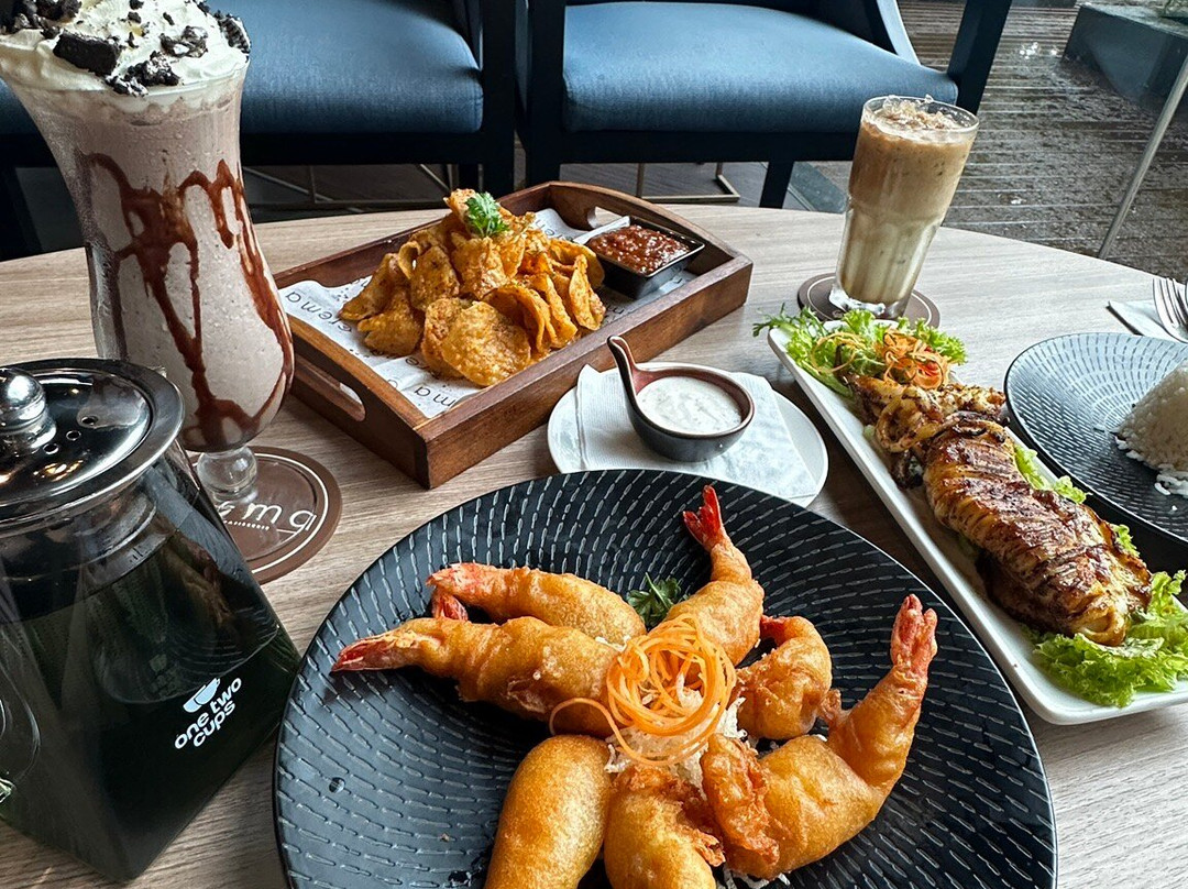 Avenzel Hotel and Convention Cibubur主图