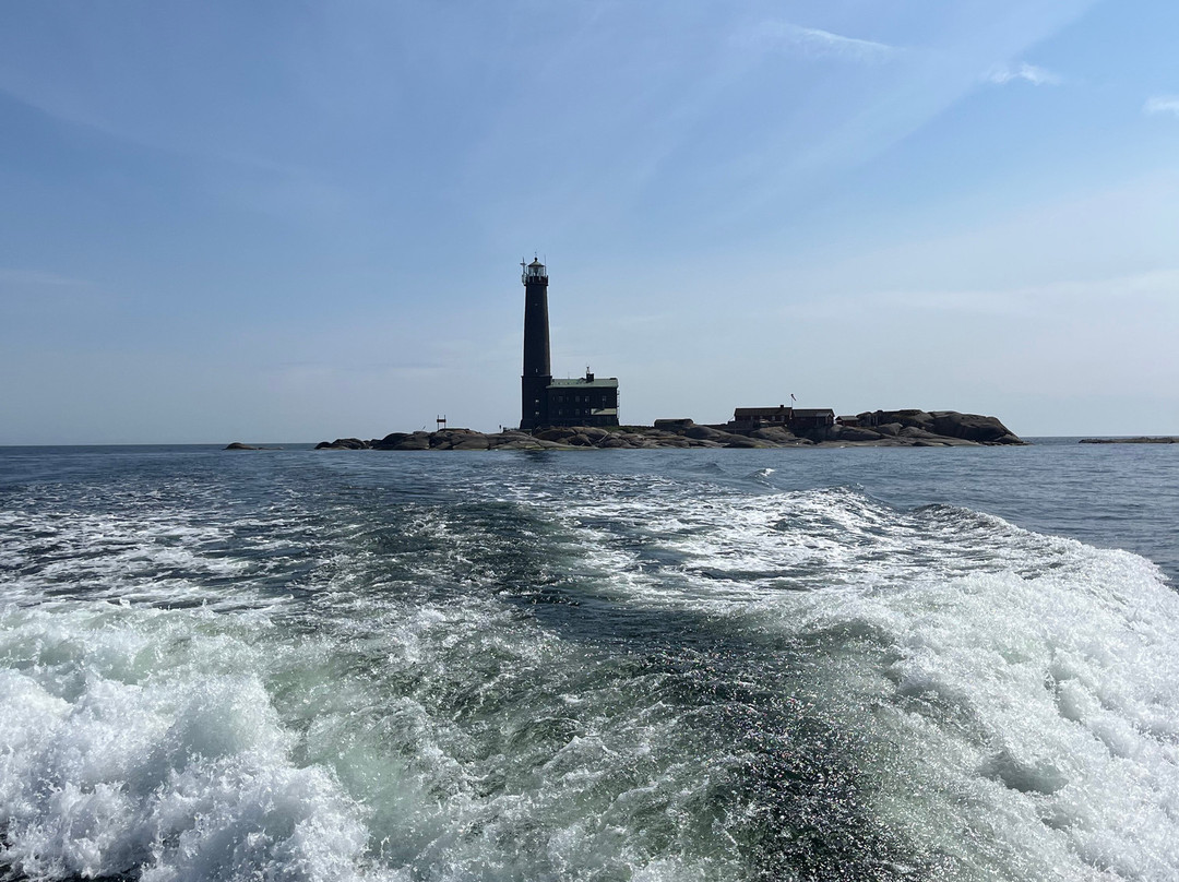 Wilson Charter-Rosala必去景点