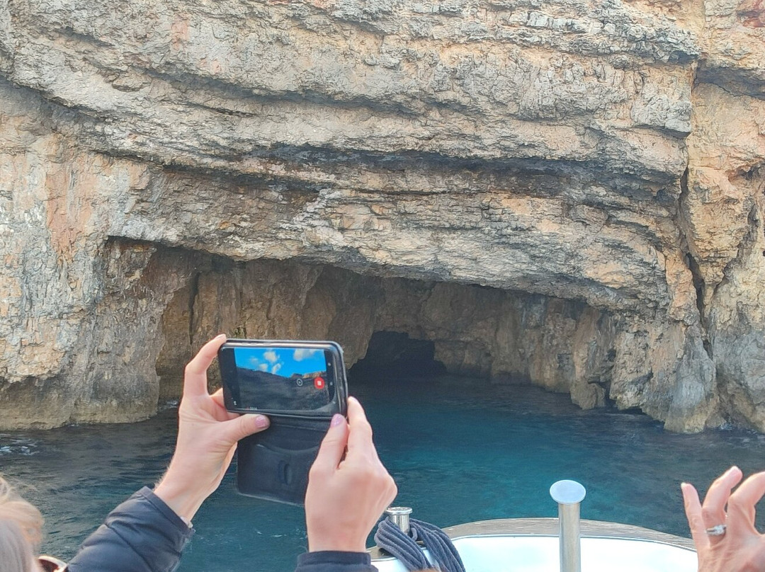 Santa Maria Caves-Comino必去景点