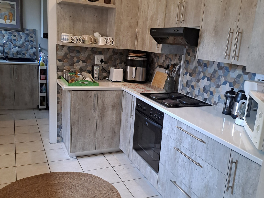 A1 Bayview Guest House主图