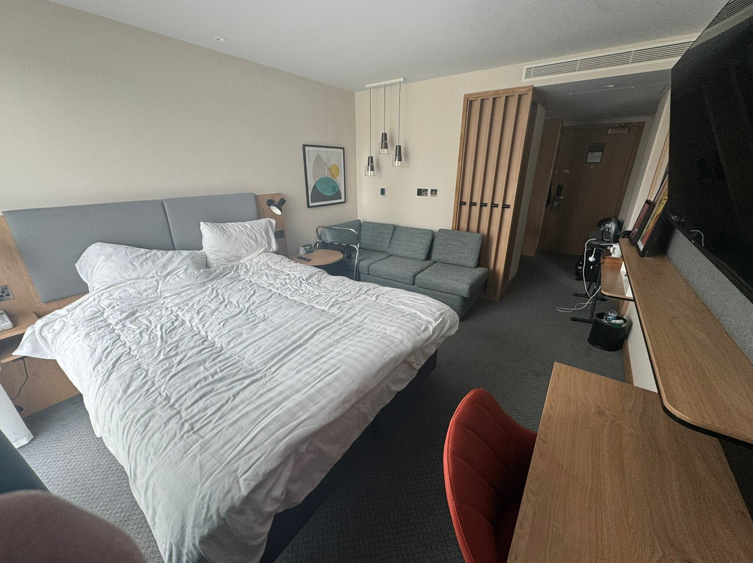 假日牛津酒店主图