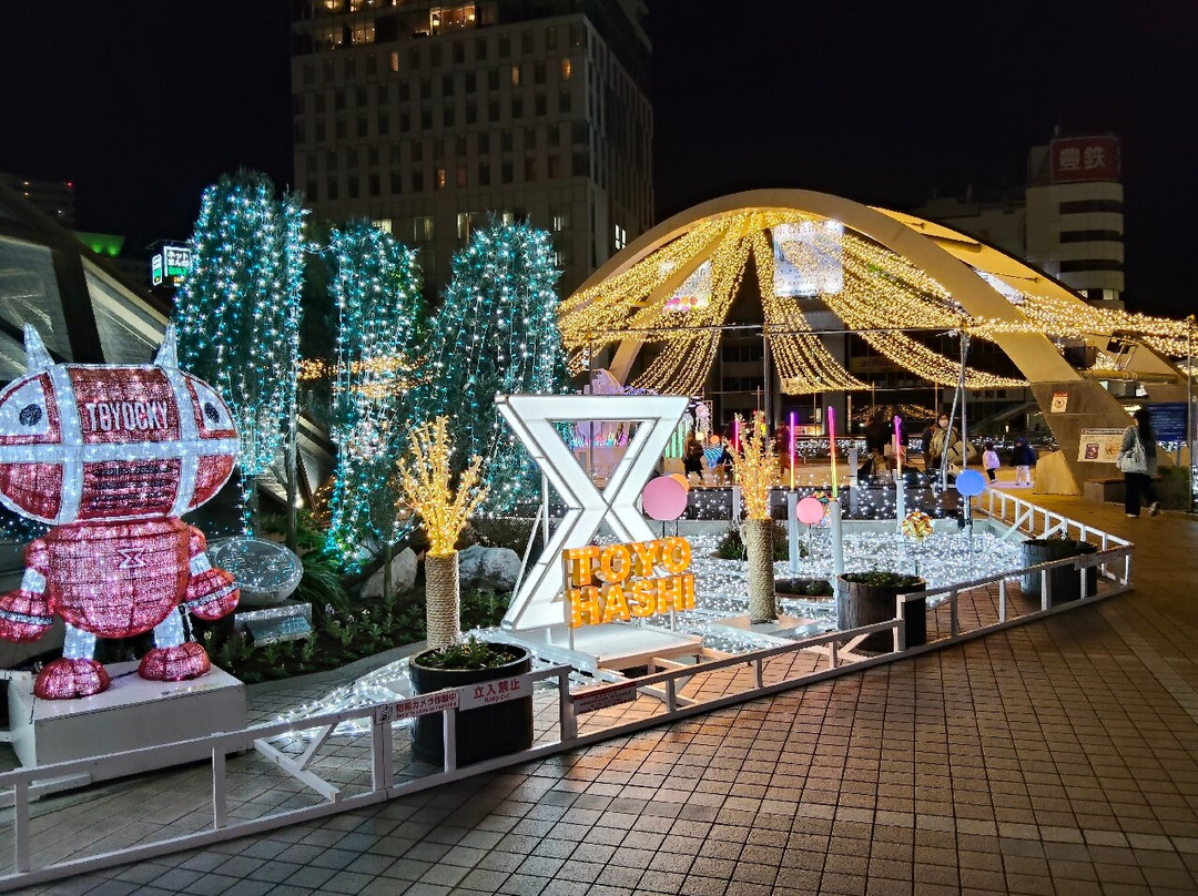 Toyohashi Station East Exit Square Pedestrian Deck-丰桥市必去景点