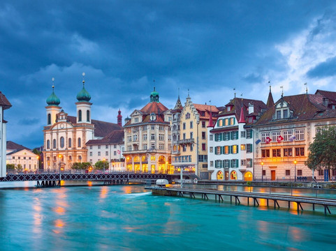 Lucerne Private Walking Tour with a Local