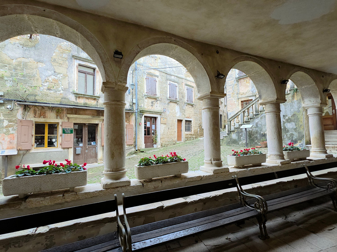 The Town Loggia-Groznjan必去景点