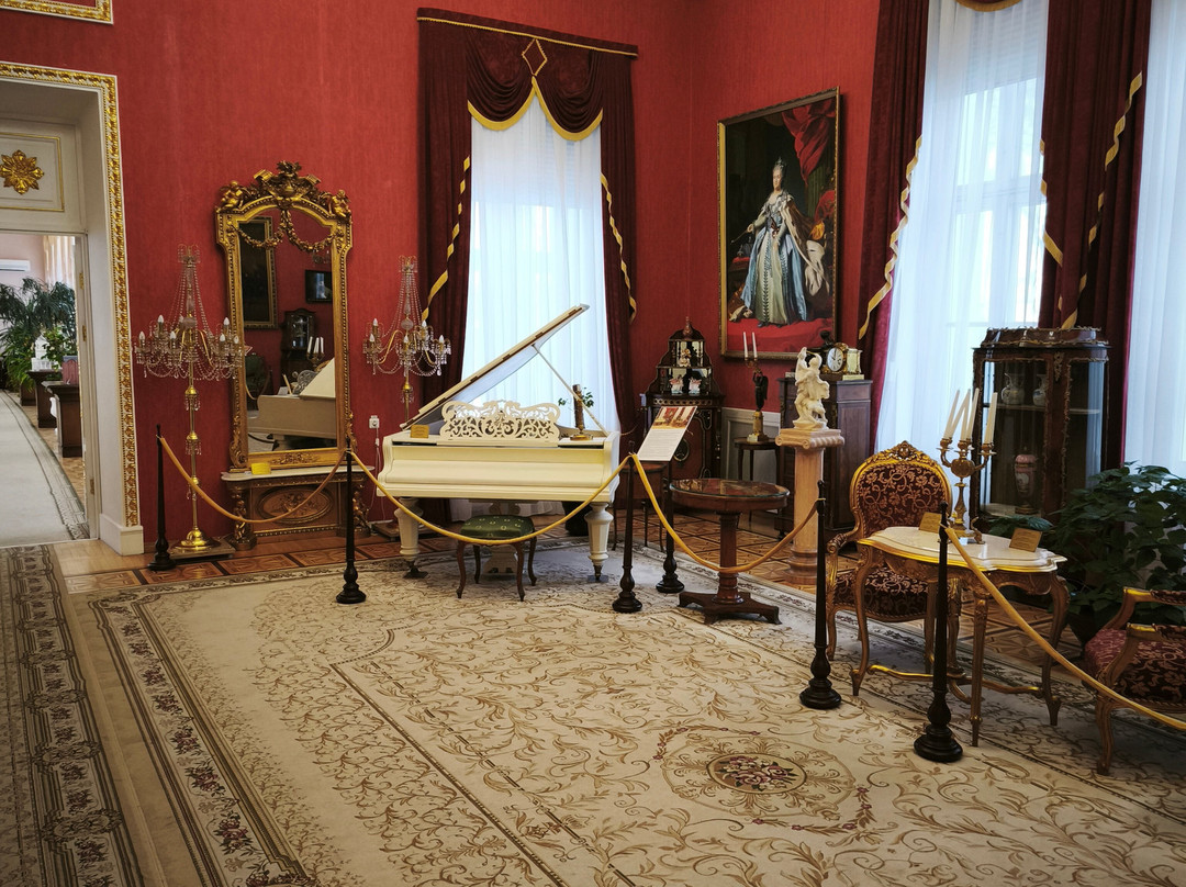 Palace of the Rumyantsevs and the Paskeviches-哥梅尔必去景点