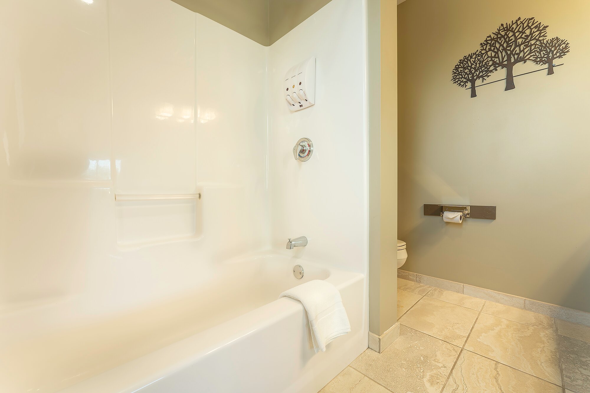 Sun & Ski Inn And Suites-浴室