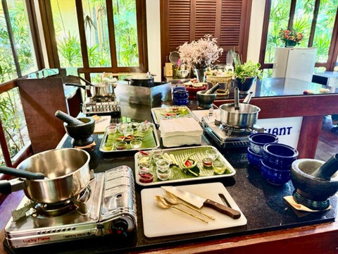 蓝象厨艺学校-Talat Nuea必去景点