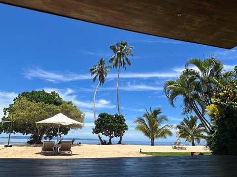 潮汐河段度假酒店主图