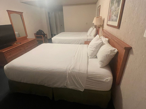 弗雷斯诺花园旅馆套房酒店主图