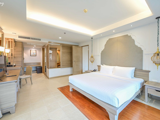 拉文答腊海滩度假酒店主图