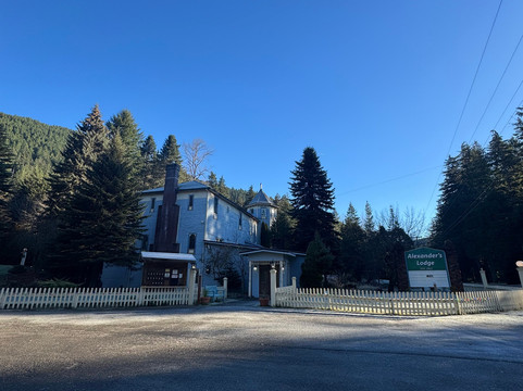 亚历山大山林小屋宾馆主图