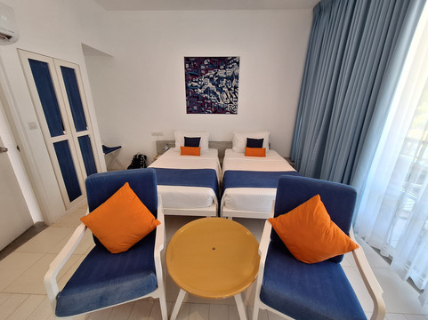 辛纳蒙亭可马里蓝湾酒店主图