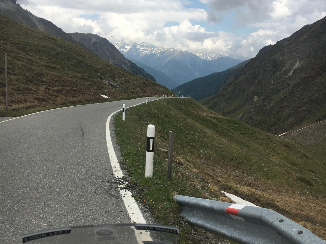 Umbrail Pass-Santa Maria Val Müstair必去景点