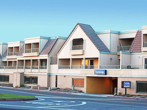 日落海滩（亨廷顿海滩）海滨Travelodge by Wyndham酒店主图