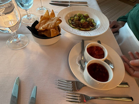 橡树水滨酒店主图