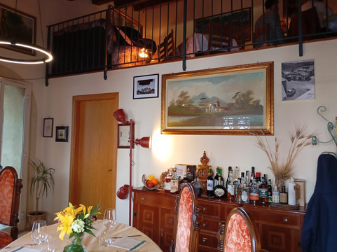 Il Vicolo Tra I Santi