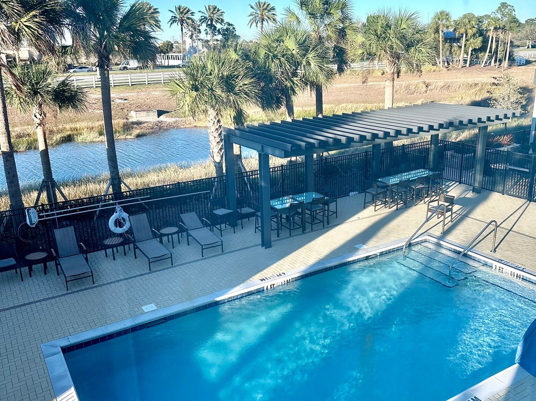 圣露西港特拉迪申万怡酒店主图