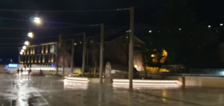 比利牛斯酒店-官方