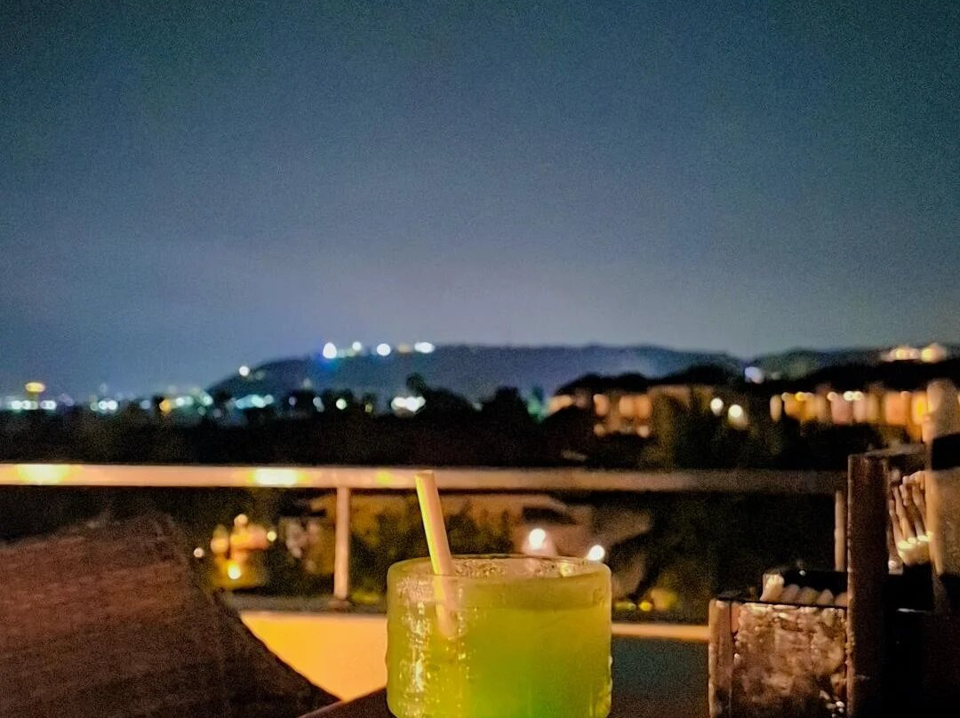 Upper Deck Bar & Lounge-维沙哈巴南必去景点