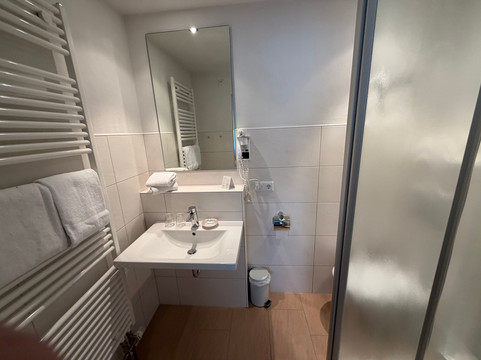 法奥恩旅馆主图