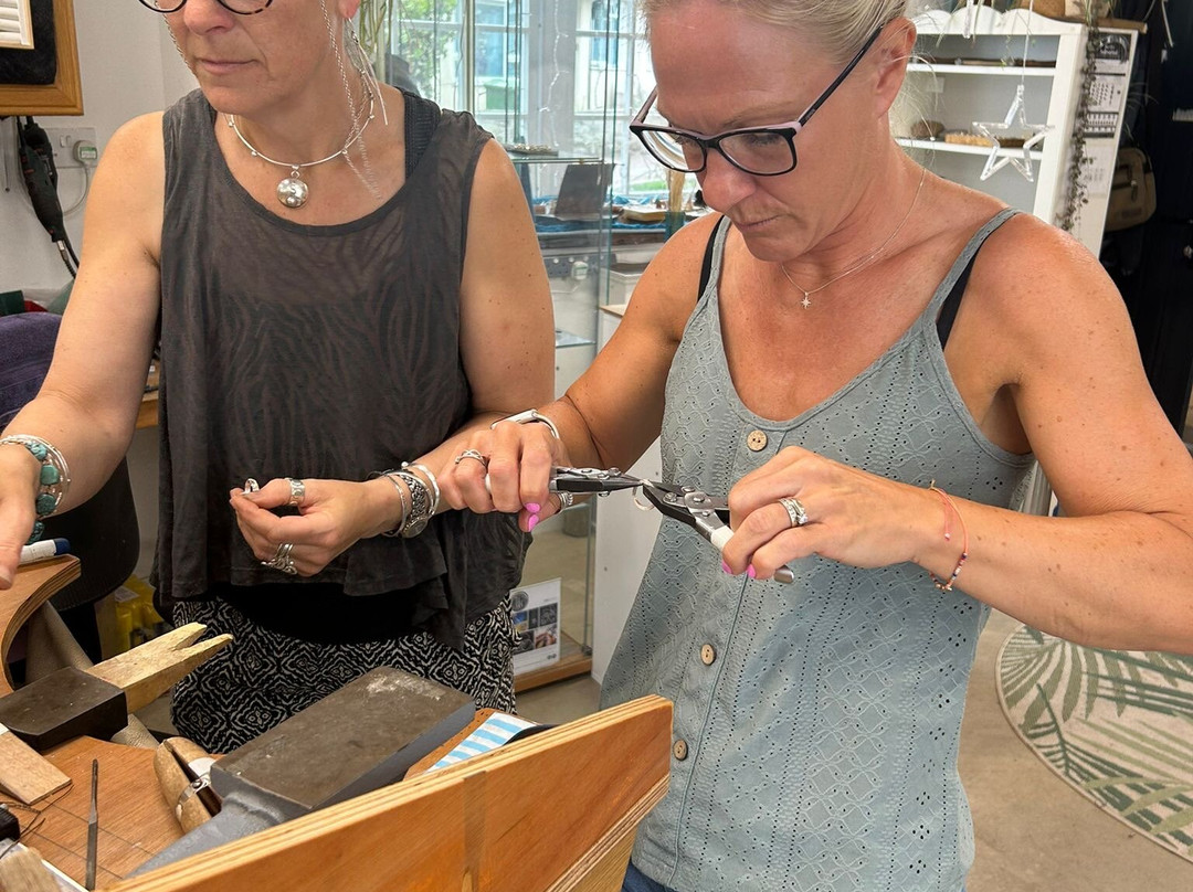 Juliette McElligott Jewellery School-Colyton必去景点
