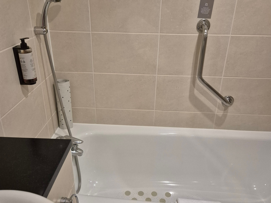 剑桥钟楼水疗酒店主图