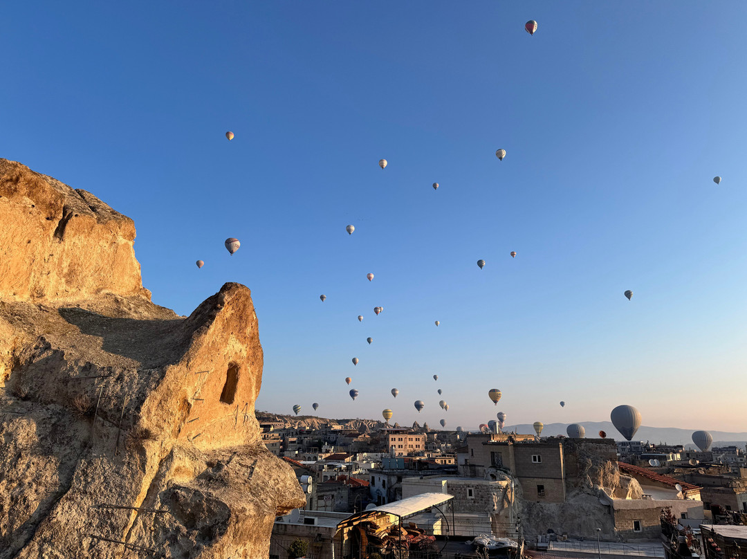 扎拉洞穴酒店+10限成人主图