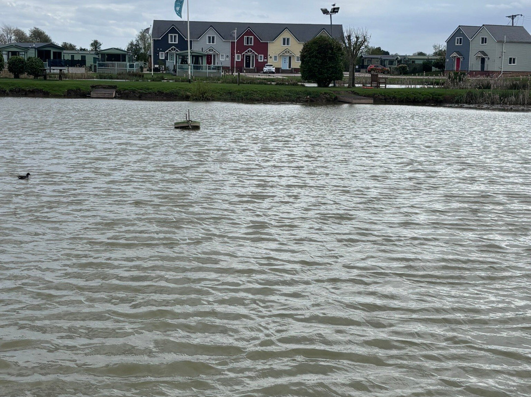 Heron's Mead Caravan Park & Fishing Lakes-斯凯格内斯必去景点