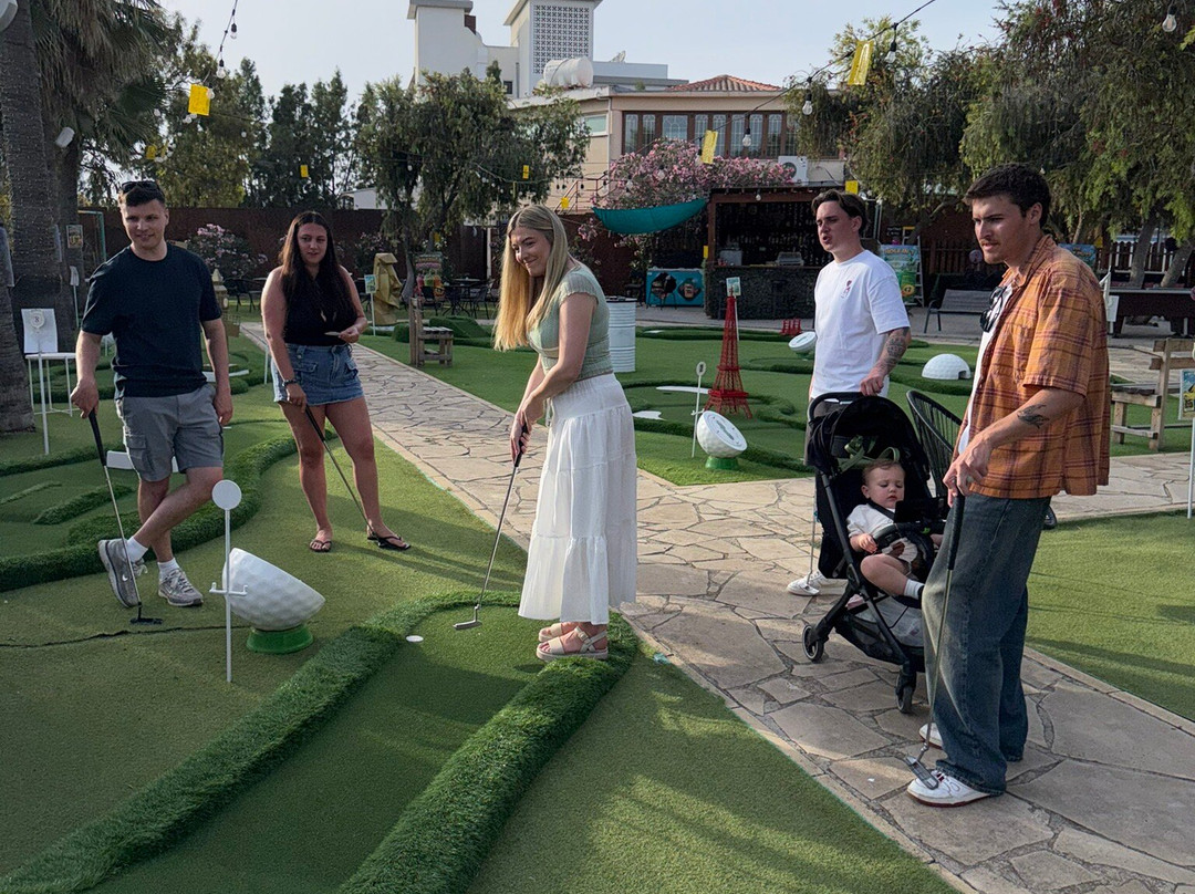 Putt Putt Mini Golf And Garden Bar-Oroklini必去景点