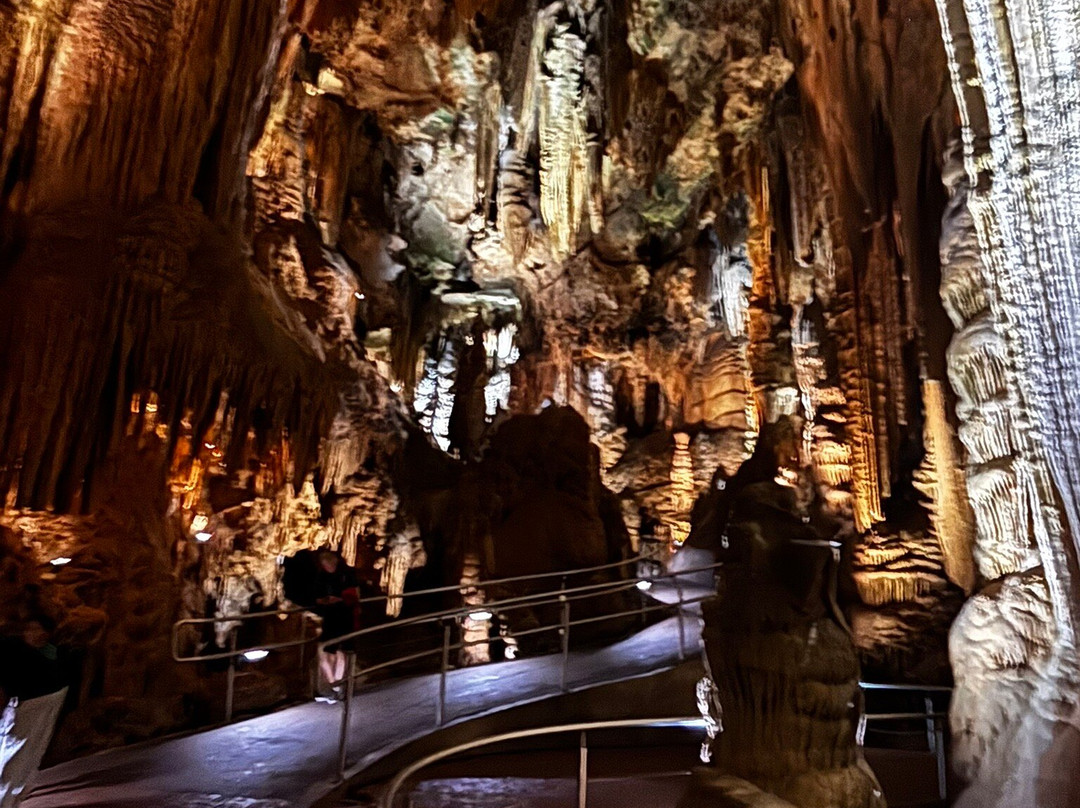 Luray Caverns-卢雷必去景点