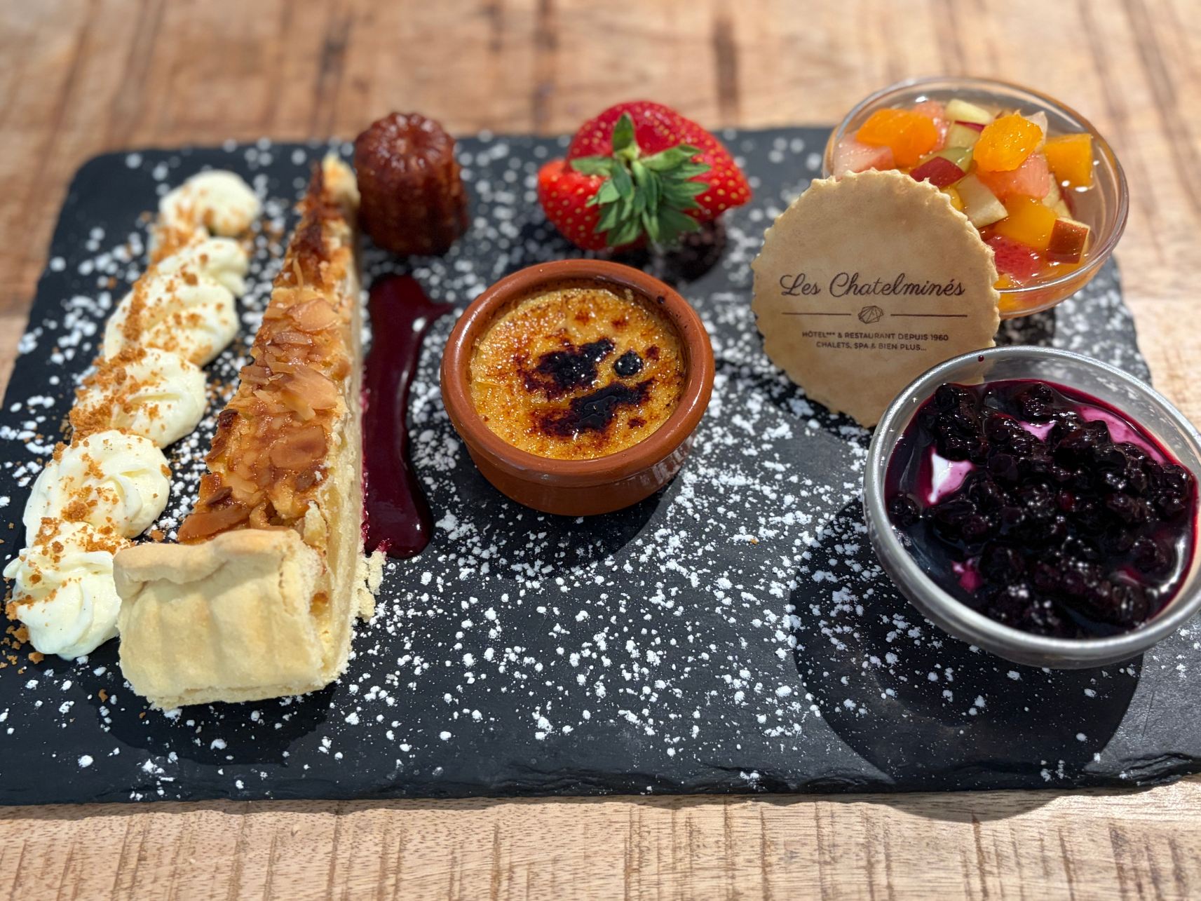 Logis HÔTEL, Chalets et Restaurant les CHATELMINÉS-旅行者