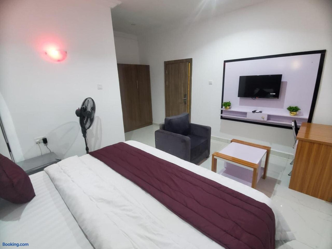 Hebron Hotels And Suites Owerri