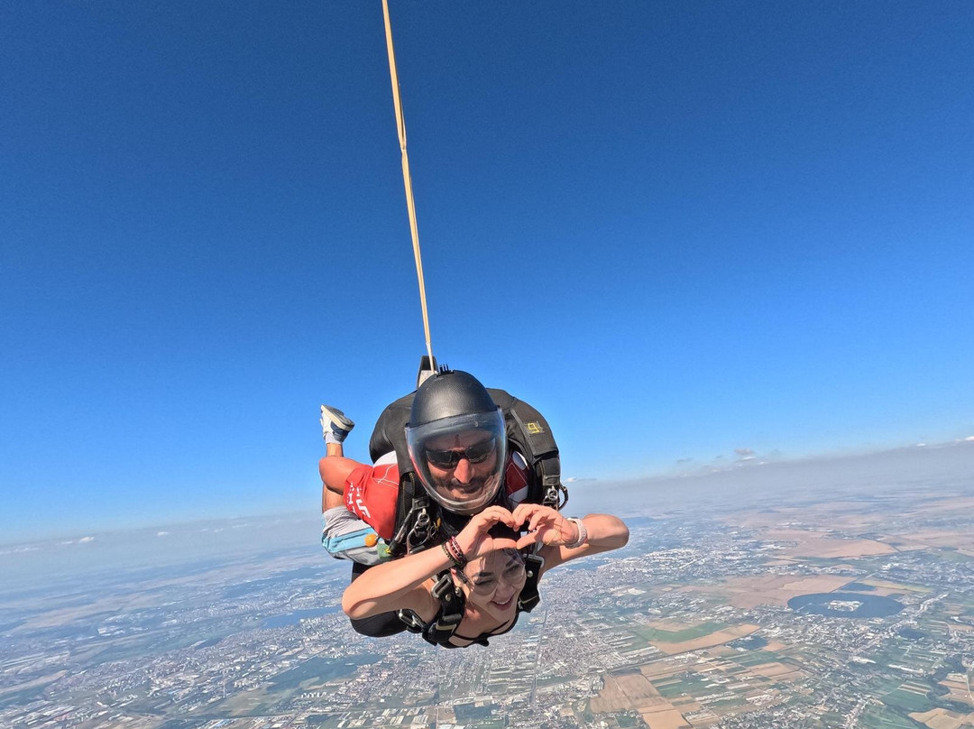 Tnt Brothers Skydiving Bucharest-Clinceni必去景点